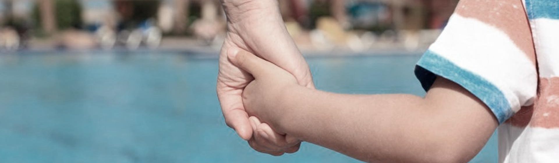 Sociedade Brasileira de Pediatria emite alerta sobre os riscos de  crianças em ambientes aquáticos