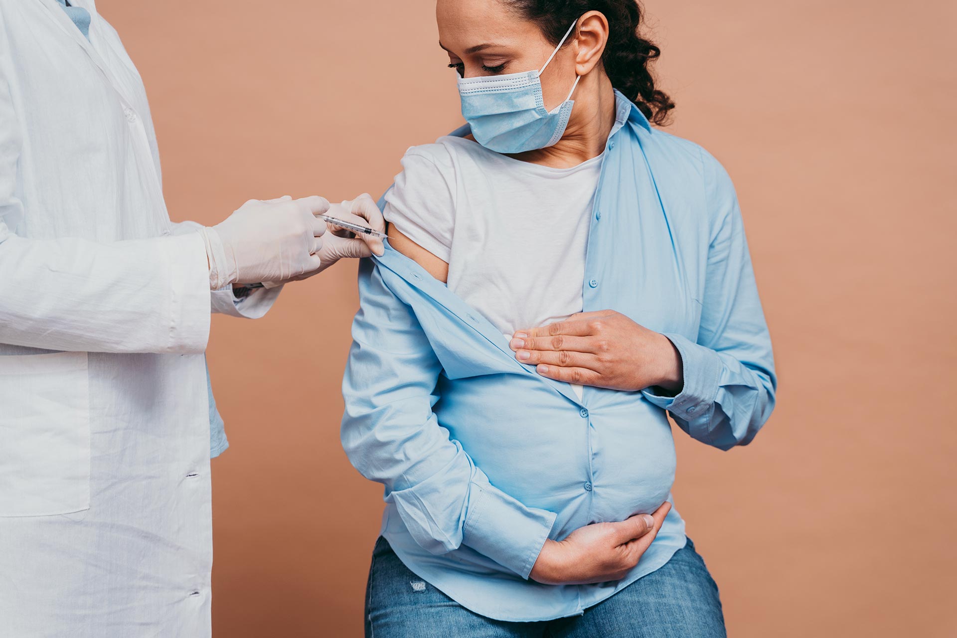 SC orienta que grávidas e puérperas que tomaram 1ª dose da AstraZeneca recebam 2ª de outro fabricante SC orienta que grávidas e puérperas que tomaram 1ª dose da AstraZeneca recebam 2ª de outro fabricante